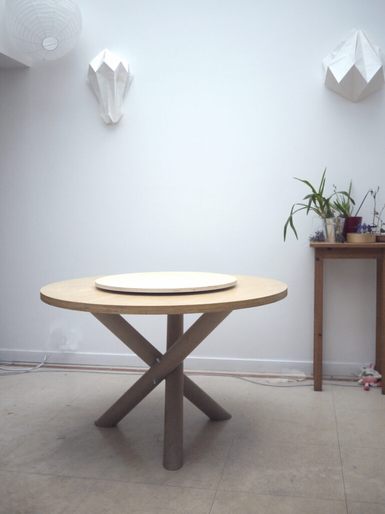 Table ronde pied carton